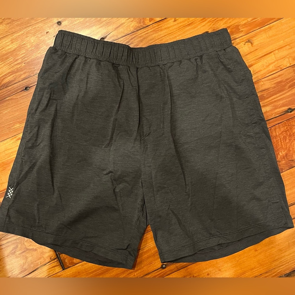 Rhone Tempo 6” Brief Lined Shorts Size Small